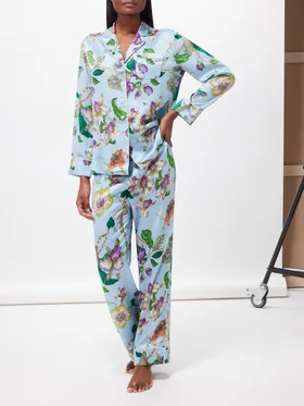 SHOP OLIVIA VON HALLE >