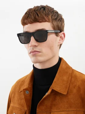 SHOP SAINT LAURENT >